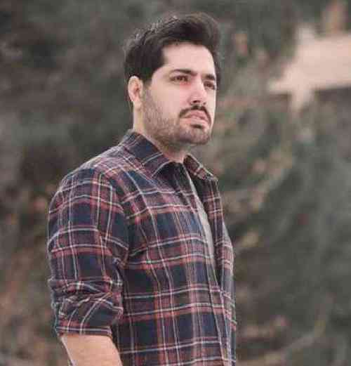 میلاد بابایی تو سرم جنگ میشه دورم آخه ازت کــارم شده فقط بیام دم خونت